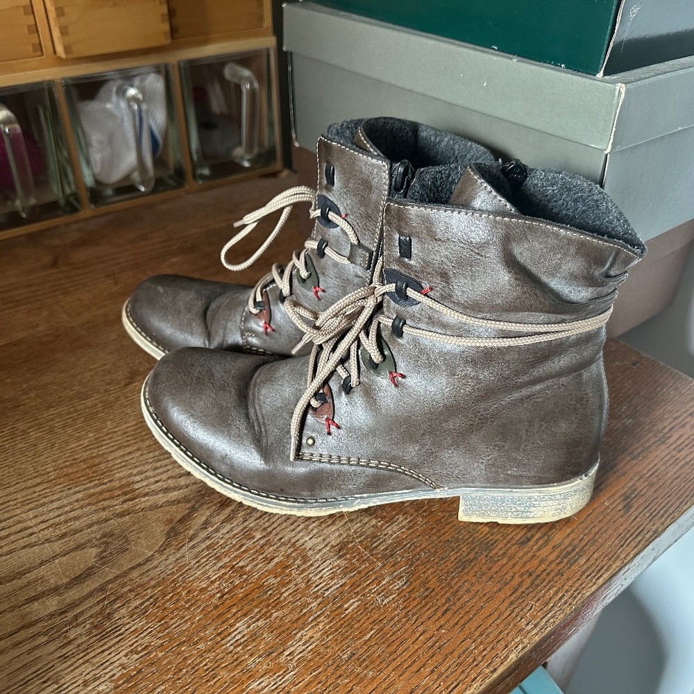 Ankle boots